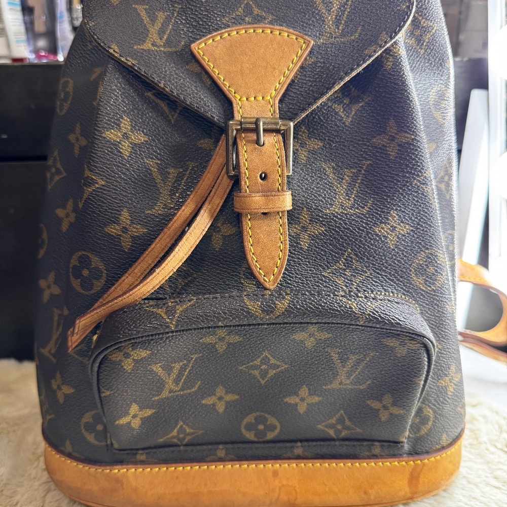 Louis Vuitton Monogram Montsouris MM Backpack brand code SP0093